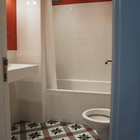 Breathtaking Beachfront House Албуфейра