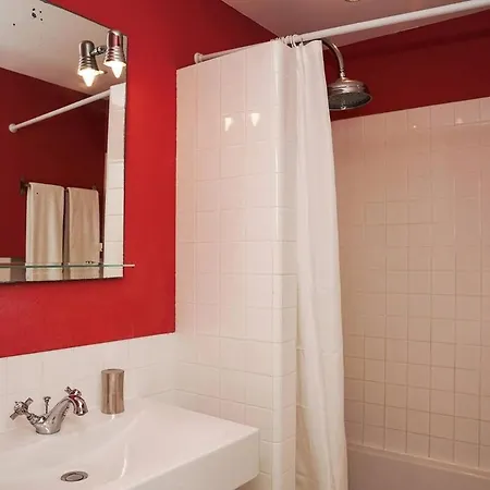 Breathtaking Beachfront House Dom wakacyjny *