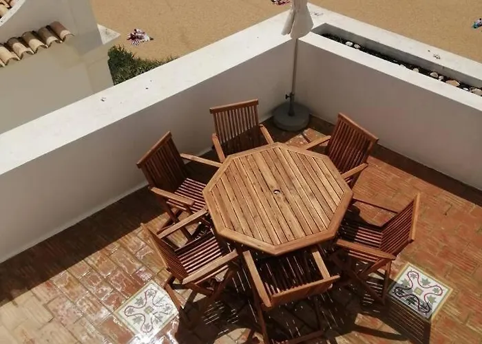 Breathtaking Beachfront House Vakantiehuis