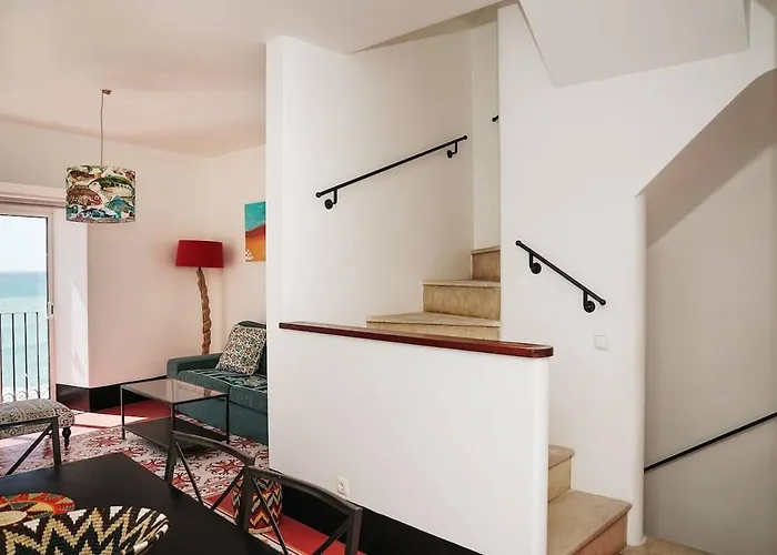 Breathtaking Beachfront House Vakantiehuis *