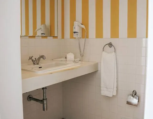 Breathtaking Beachfront House *