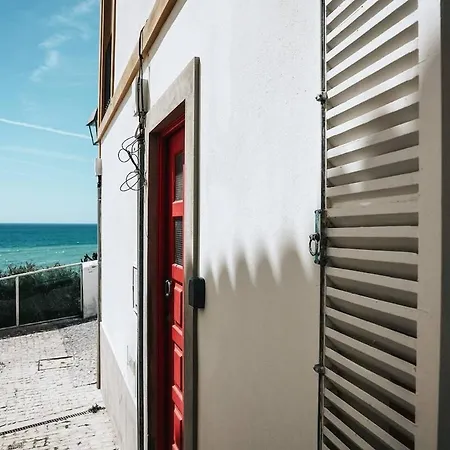 Semesterbostad Breathtaking Beachfront House Albufeira