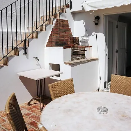 Breathtaking Beachfront House Hébergement de vacances *