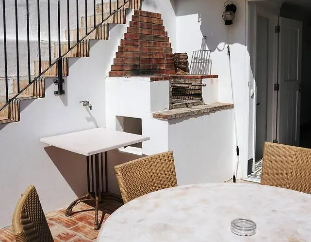 Breathtaking Beachfront House Дом отдыха *